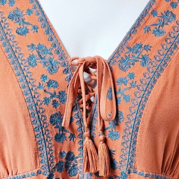 TORRID Babydoll Rayon Crape Embroidery lace- Up LongSleeve Top 1X - Picture 8 of 16